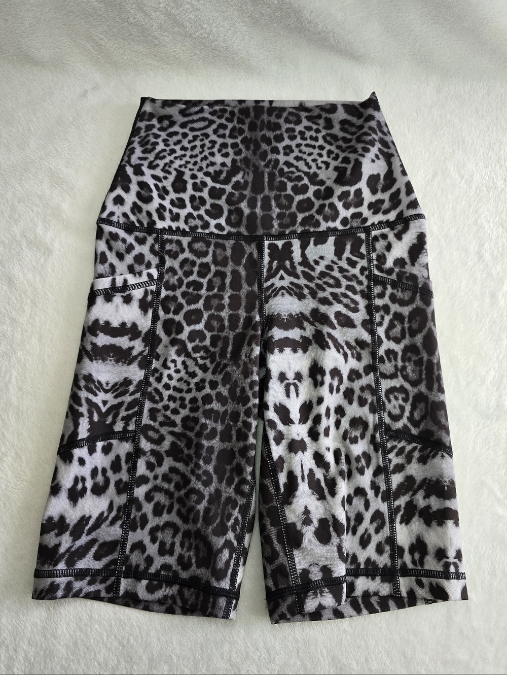 Yogalicious Lux High Waisted Leopard Print Biker Shorts Pockets Womens Size XS